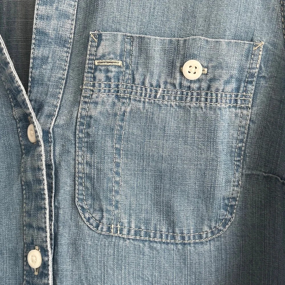 Eddie Bauer Lyocell Sleeveless Denim-Look Button Up Blouse Size S NWT - Picture 4 of 10